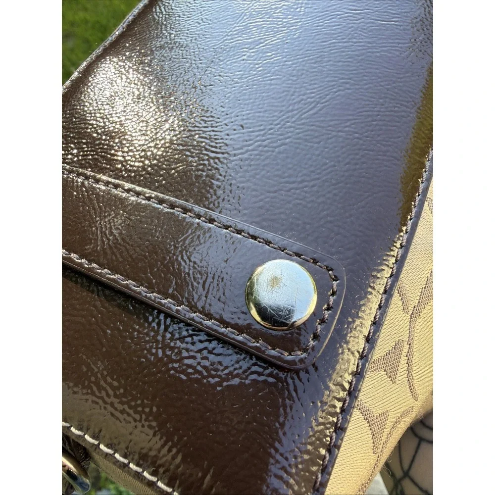 Coach Signature Ashley Satchel, Logo-   Pre-owned, good condition.